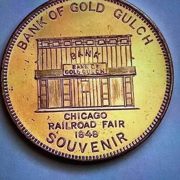 1949 Chicago Railroad Fair Souvenir Coin Bank of Gold - Picture 2 of 2